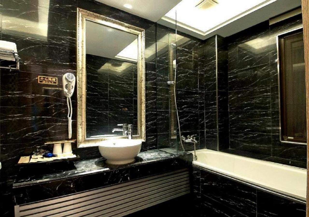 Feng Cai Motel Yuanlin Bagian luar foto